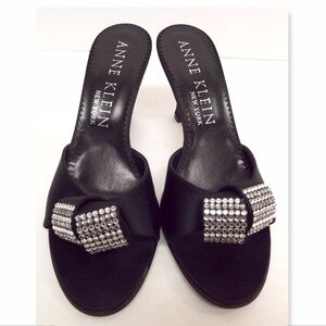 New ANNE KLEIN Crystal Embellished Knot Black Slide Heels Sandals from Italy 6.5
